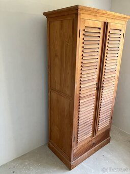 Skriňa z masívu - 2