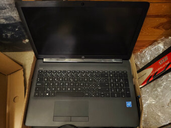 HP 250 G7 - 7.kusov + Dell 6430 3.kusy - 2