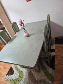 masivny jedalensky stôl so stoličkami - 2