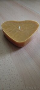 Sviečka zo včelieho vosku (ručná výroba, srdce) - 2