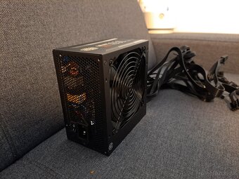 Predám zdroj cooler master mwe 650 bronze v2 - 2