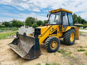 •JCB-3CX-Traktorbager - 2