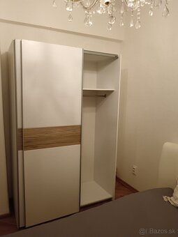Elegantná šatníkova skriňa - 2