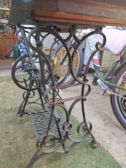 Singer šijací stroj - 2