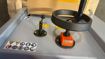 Srovnávačka s protahem s žiletkovým válcem - 2