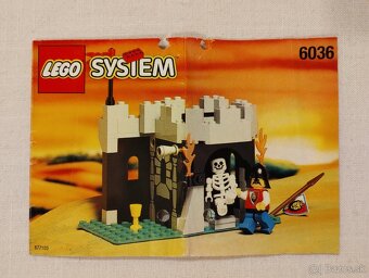 LEGO Castle 6036 Skeleton Surprise - 2