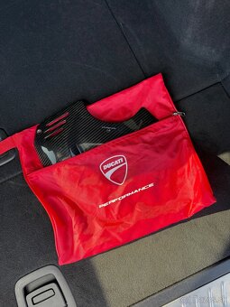 Kryt nadrže Ducati performace Carbon - 2