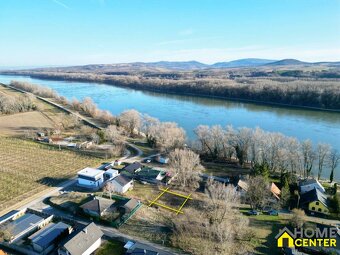 PREDAJ : stavebný pozemok blízko Dunaja, Moča - 2