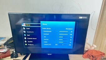 Predám TV Samsung UE40F5300AW - 2