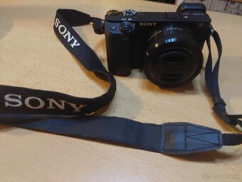 Sony Alpha 6400 - 2
