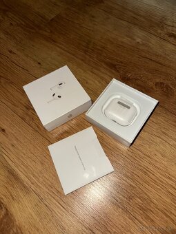 Predám AirPods 3 - 2