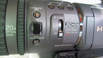 Predám Vdeokamera Sony HDR FX7 komplet aj krabica ajstatív - 2