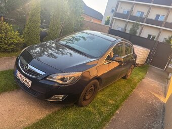 Opel Astra J 1.6T - 2