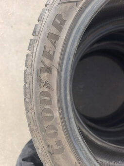 Goodyear 235/45 R18 Zimné pneu, 3 kusy - 2