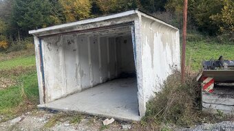 Betonová garáž - 2