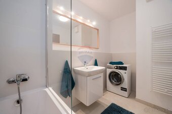 Na prenájom nový 3 izb. byt s vl. parkovaním v Arborii v Trn - 2