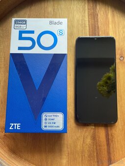 Smartfón ZTE Blade V50 Design 256 GB - 2