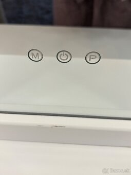 Kozmetický stolík - 2