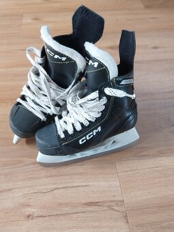 Korčule CCM TACKS AS 550 JR - 2