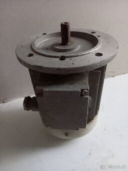 Elektromotor 0,37kw,1385 ot/min - 2