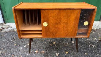 Gramofónová skrinka - 2