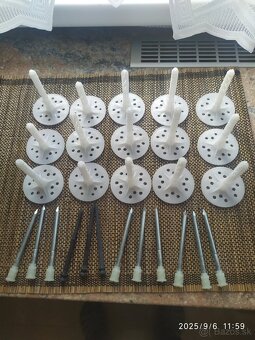 PREDÁM TANIEROVÉ HMOŽDINKY S TŔŇOM. - 2