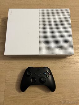 Xbox One S - 2