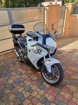 Honda vfr 1200f - 2