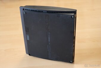 PS3 SLIM CECH-3004B | 2x ovládač | 5 hier | Komplet kab. - 2