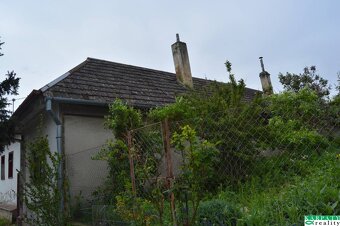 Domček so záhradou a klenbovou pivnicou za cenu pozemku - 2