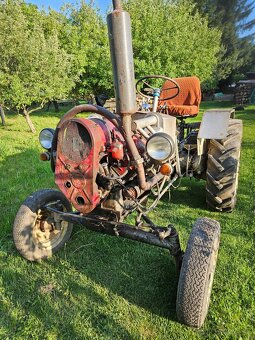 Traktor RS-09 - 2