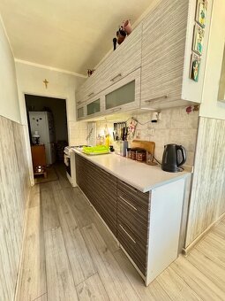 Na predaj veľký 2 izbový byt o výmere 75 m2 Nábrežná ulica - 2