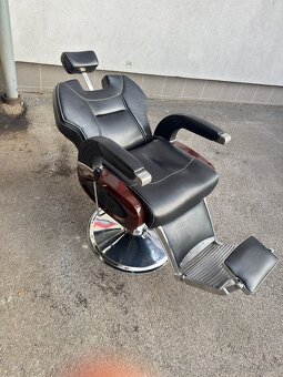 Barber kreslí - 2