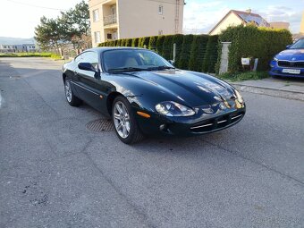 Jaguár XK8 4.0i v8 - 2