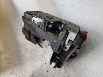 Zámok dverí PZ Opel Zafira B 13210739 - 2