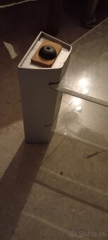 sklenený TV stolík s policami - 2