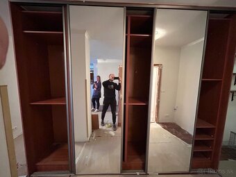 Predám skriňu s posuvnými dverami - 2