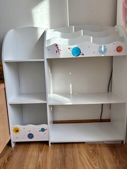 Polička na hračky - 2