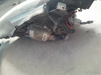 Murano predne svetlá - 2