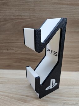 Stojan na oladace PS5 - 2