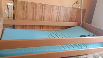 Polohovateľná elektrická posteľ - 2