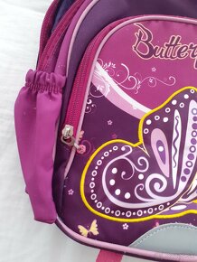 Fialový ruksačik s motýľom 5 € - 2