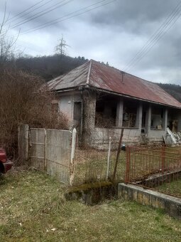 Stavebný pozemok s domom/chalupou - 2