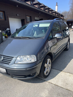 Volkswagen Sharan 2,0 TDI - 2