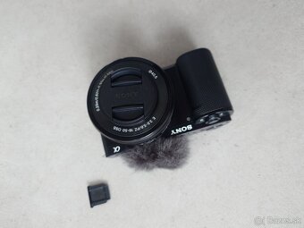 Sony ZV-E10  + 16-50 mm f3.5-5.6 - 2
