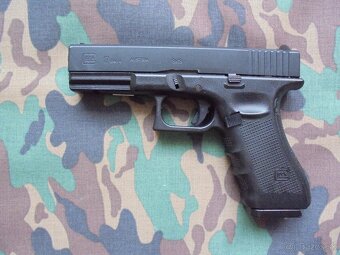 Umarex Glock 17 Gen. 4 4,5 mm CO2 GBB. - 2
