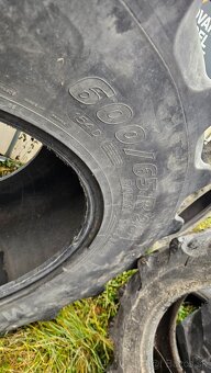 Traktorova pneu 600/65 r28 - 2