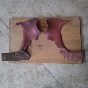 Podsedadlove plechy - 2