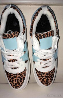 Dámske tenisky veľ.42 - 2