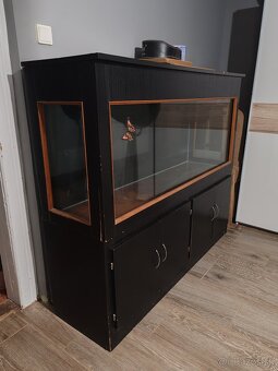 Predám akvárium 330L - 2